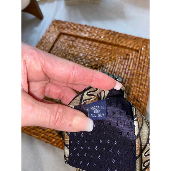 Boston Harbor Swirl Pattern Men’s Neck Tie All Silk Tie Dry Clean Only - Picture 6 of 6